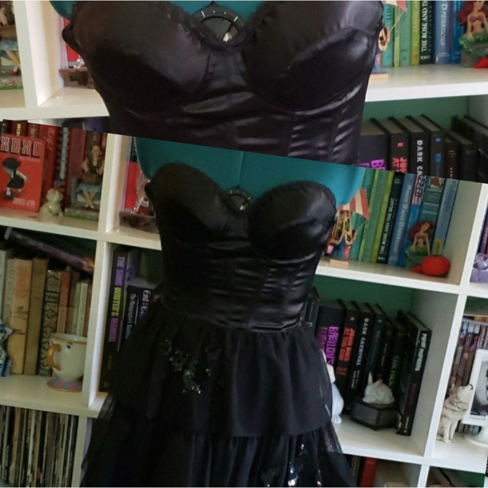 Super cute Betsey Johnson star cocktail dress